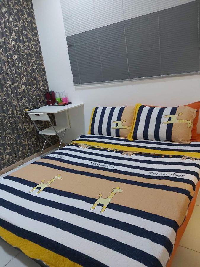 Vista Alam Roomstay Homestay Shah Alam Eksteriør billede